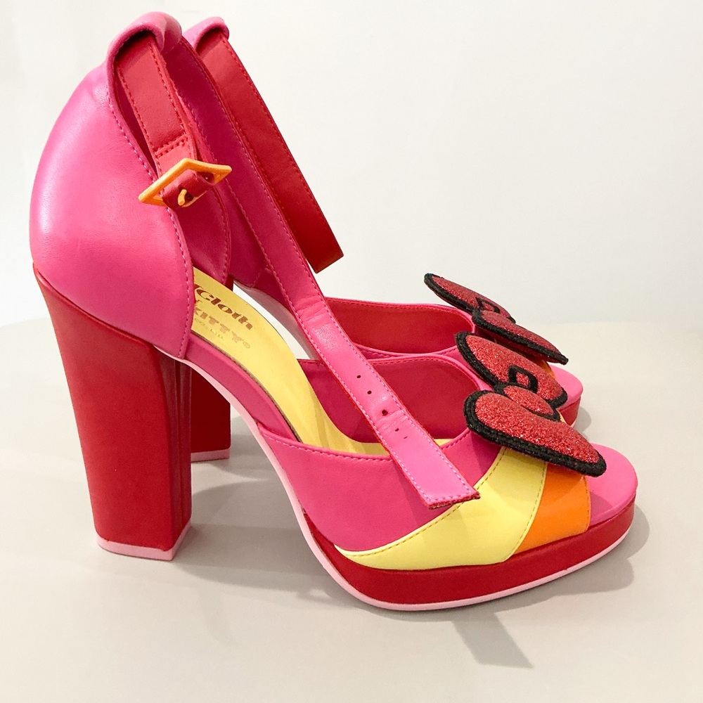 Hello Kitty Red and Orange Heels with Bow - Picture 4 of 5